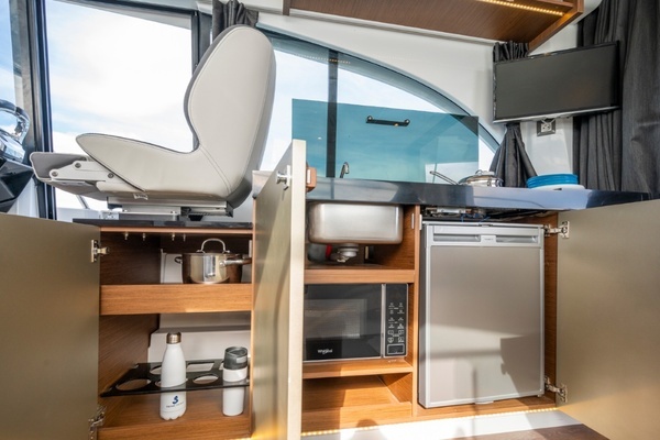 2023 Beneteau 37