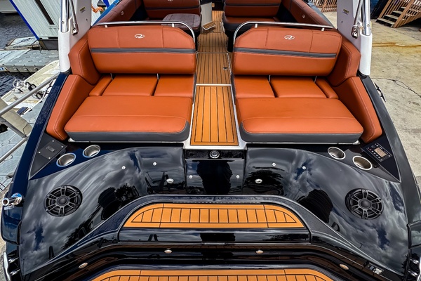 28ft Regal Yacht For Sale