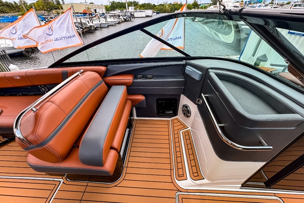 28ft Regal Yacht For Sale