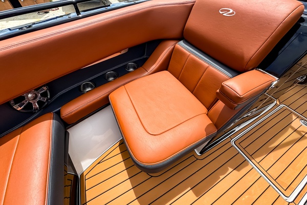 28ft Regal Yacht For Sale