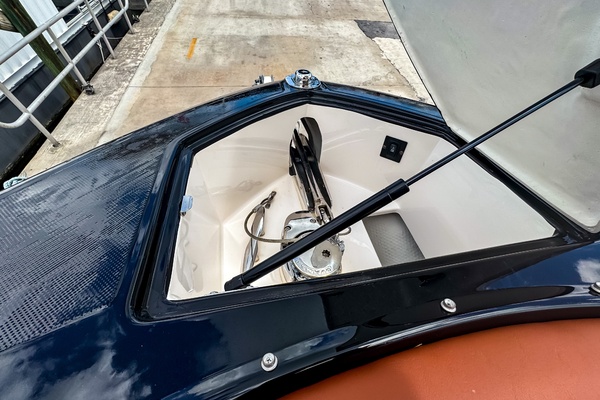 28ft Regal Yacht For Sale