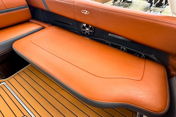 28ft Regal Yacht For Sale