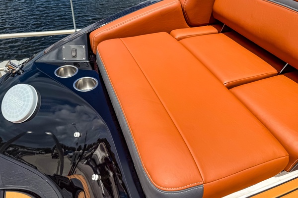 28ft Regal Yacht For Sale