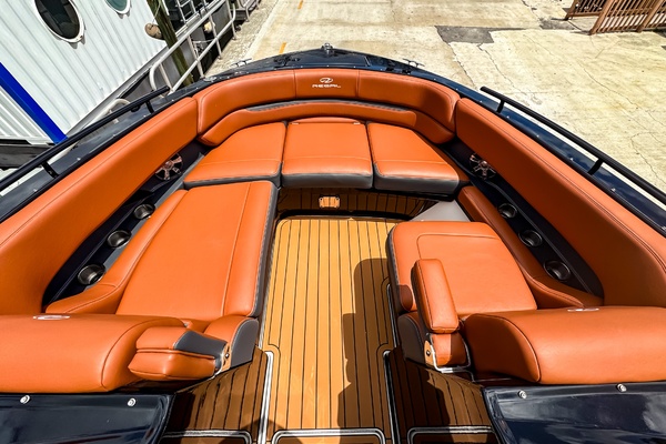 28ft Regal Yacht For Sale