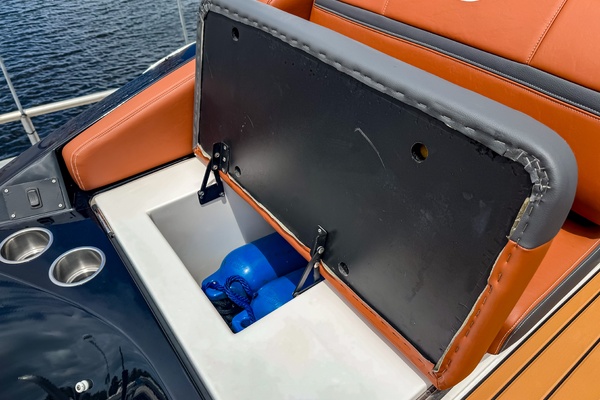 28ft Regal Yacht For Sale