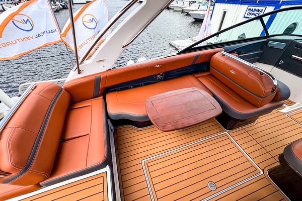 28ft Regal Yacht For Sale