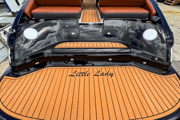 28ft Regal Yacht For Sale