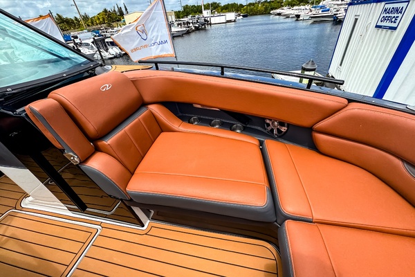 28ft Regal Yacht For Sale