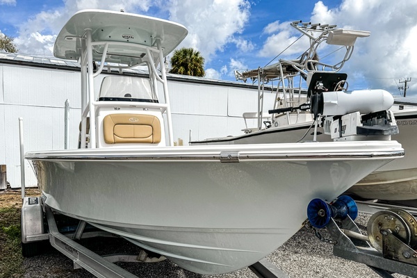 Photo of the 2014 Sportsman Masters 247 Bay Boat