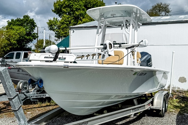Photo of the 2014 Sportsman Masters 247 Bay Boat