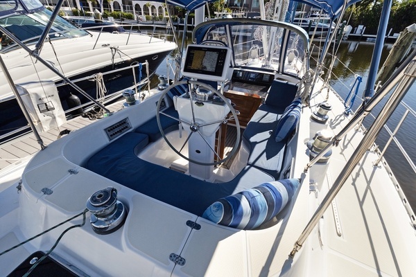 Hylas 46 Yacht For Sale