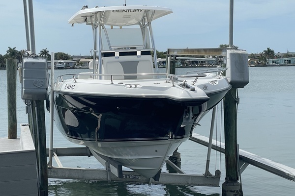 Photo of the 2008 Century 2901 CC