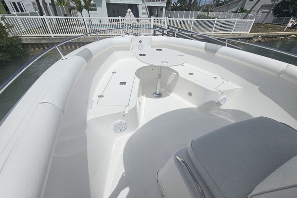 Photo of the 2008 Century 2901 CC