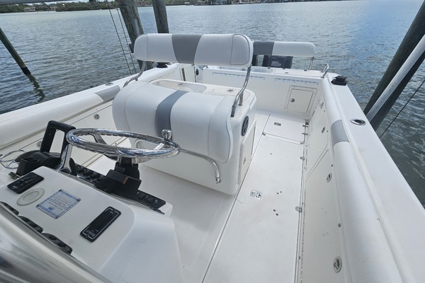 Photo of the 2008 Century 2901 CC