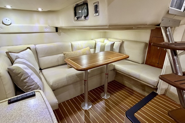 35ft Rinker Yacht For Sale