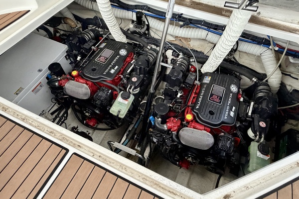 35ft Rinker Yacht For Sale