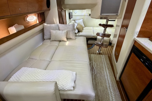 35ft Rinker Yacht For Sale