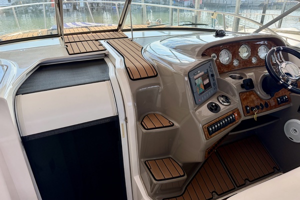 35ft Rinker Yacht For Sale