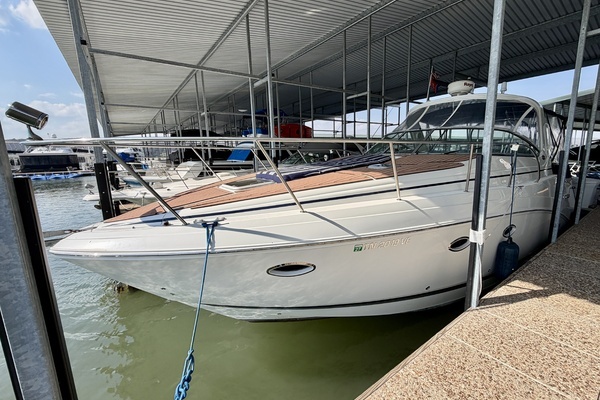 Photo of the 2007 Rinker 350 Express Cruiser