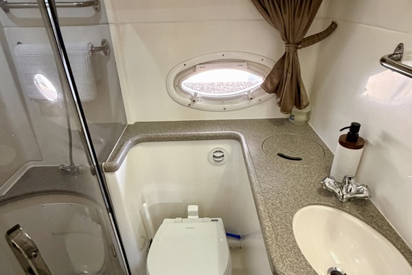 35ft Rinker Yacht For Sale