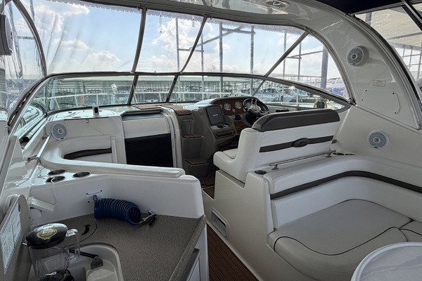 35ft Rinker Yacht For Sale