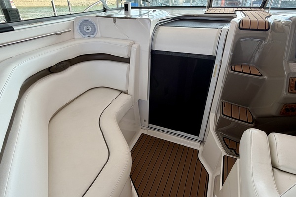 35ft Rinker Yacht For Sale