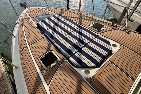 35ft Rinker Yacht For Sale