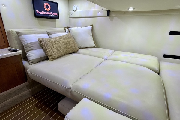 35ft Rinker Yacht For Sale