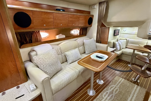 35ft Rinker Yacht For Sale