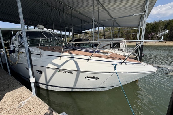 Photo of the 2007 Rinker 350 Express Cruiser