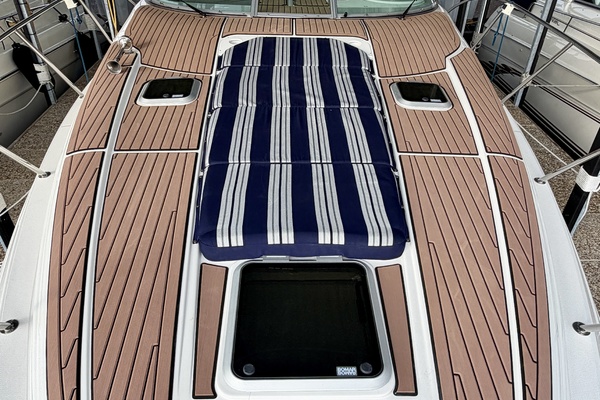 35ft Rinker Yacht For Sale