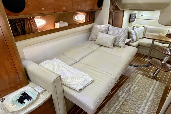 35ft Rinker Yacht For Sale