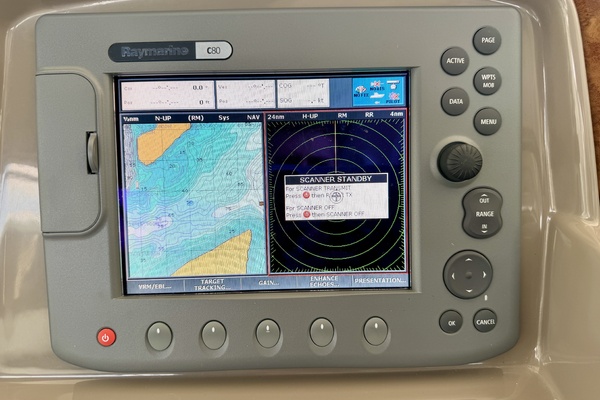 35ft Rinker Yacht For Sale