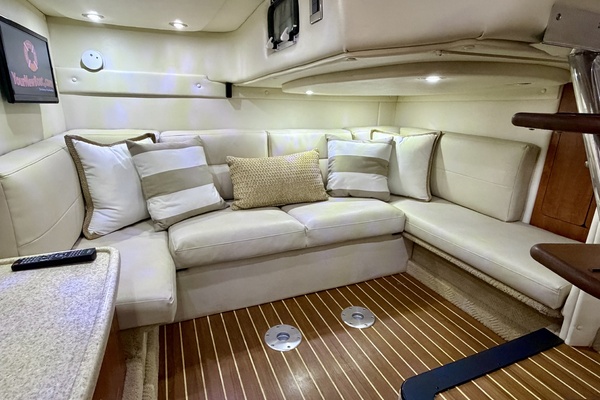 35ft Rinker Yacht For Sale