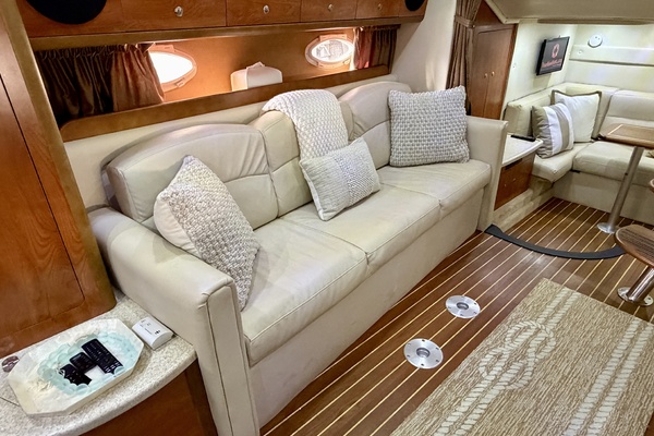 35ft Rinker Yacht For Sale