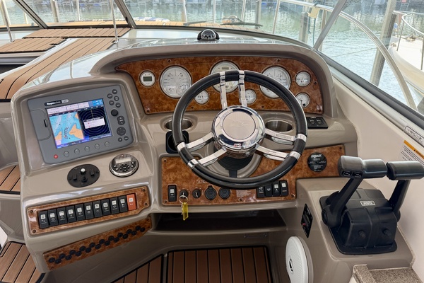 35ft Rinker Yacht For Sale