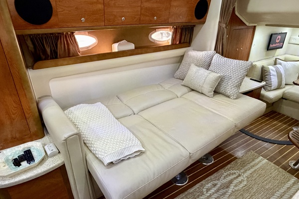 35ft Rinker Yacht For Sale