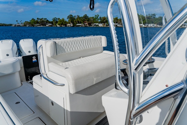 31ft SeaHunter Yacht For Sale