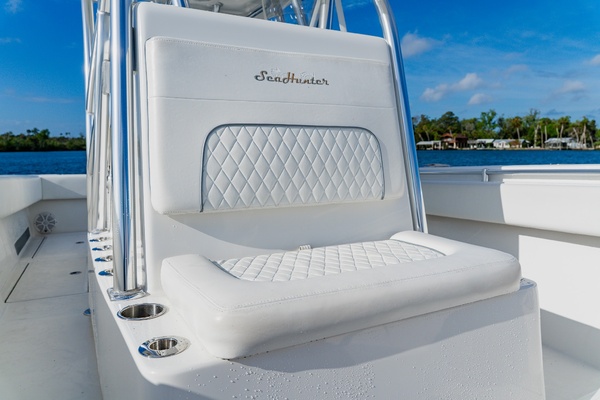 31ft SeaHunter Yacht For Sale