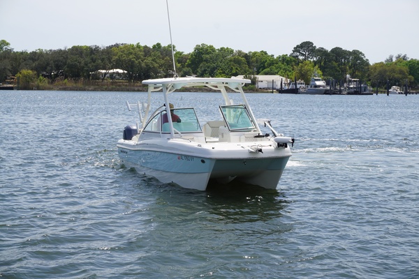 2024 23 World Cat 230 DC Exterior Profile (2)