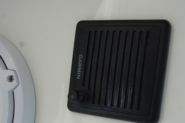 2024 23 World Cat 230 DC VHF Radio (1)