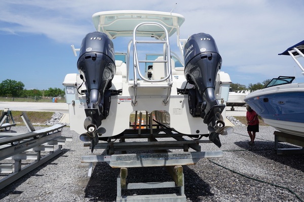 2024 23 World Cat 230 DC Engines