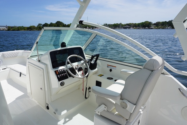 2024 23 World Cat 230 DC Helm (2)