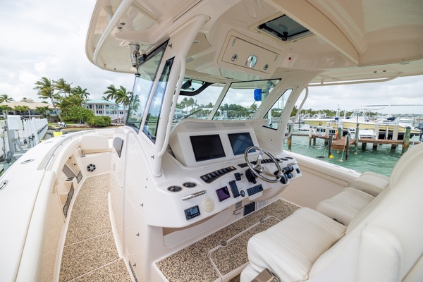 37ft Grady White Yacht For Sale