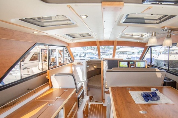 R amp J 37ft Cutwater Yacht For Sale