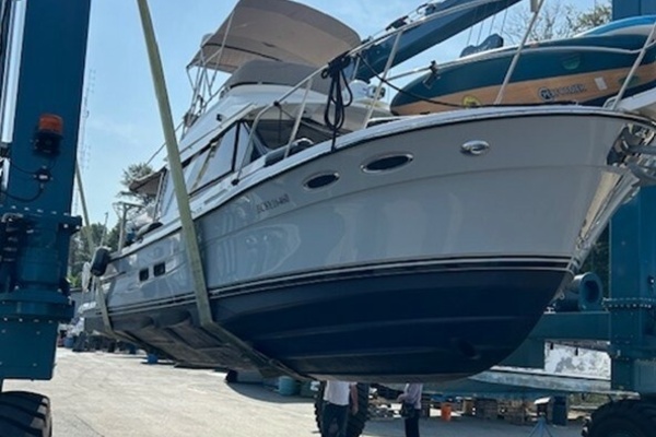 R amp J 37ft Cutwater Yacht For Sale