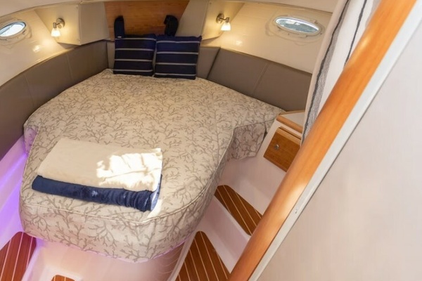 R amp J 37ft Cutwater Yacht For Sale