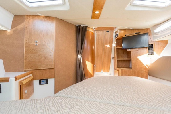 R amp J 37ft Cutwater Yacht For Sale
