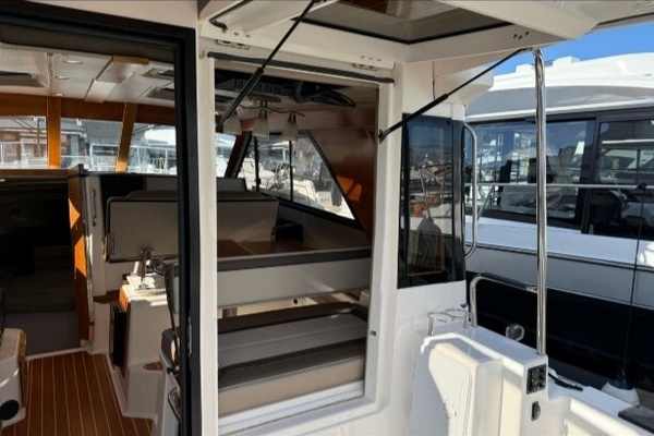 R amp J 37ft Cutwater Yacht For Sale