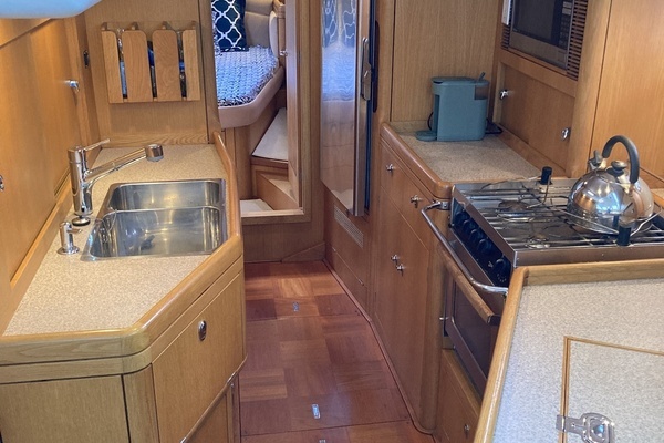 Oyster 56 Deck Saloon Yacht For Sale